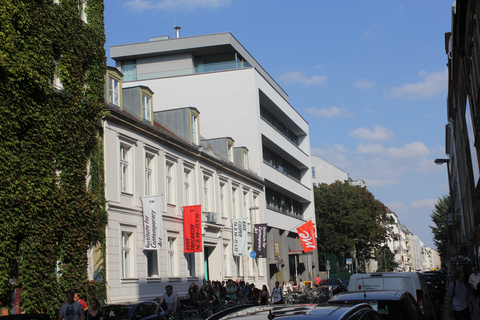 Galerieviertel Auguststrasse Blick von den Heckmann Höfen Berlin