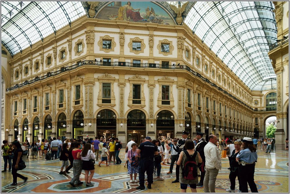 Galleria Vittorio Emanuelle II...