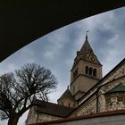 Galluskirche an der Brenz, wie sie sich auftürmt und ... 