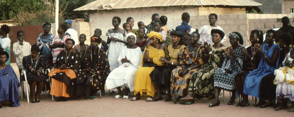 Gambianische Frauen während einer Hochzeitsfeier