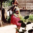 Gambische Tänzerin