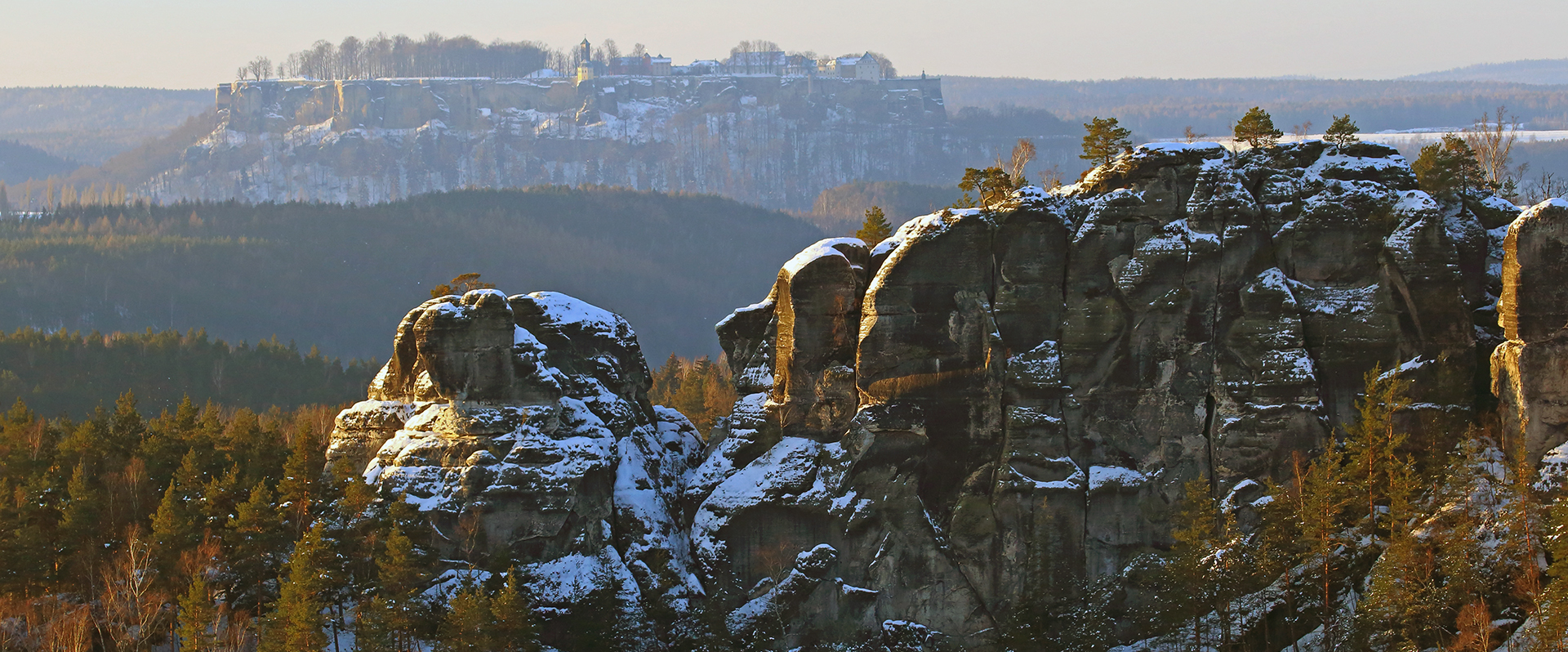 Gamrig mit der Festung Königstein dahinter und eine Entschuldigung