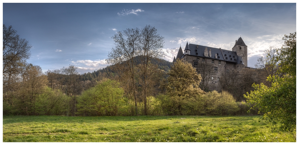 · Ganerbenburg Bürresheim ·