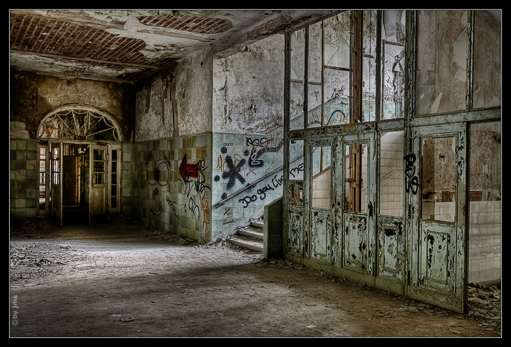 Gang in der Chirurgie ::: BEELITZ HEILSTÄTTEN