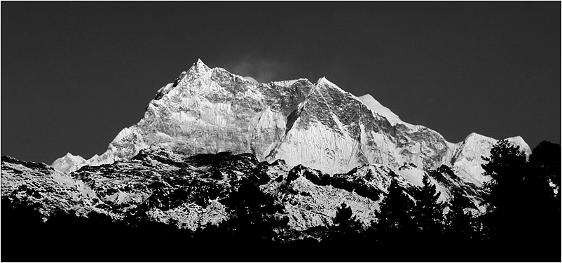 ganghar puensum (7541 m)