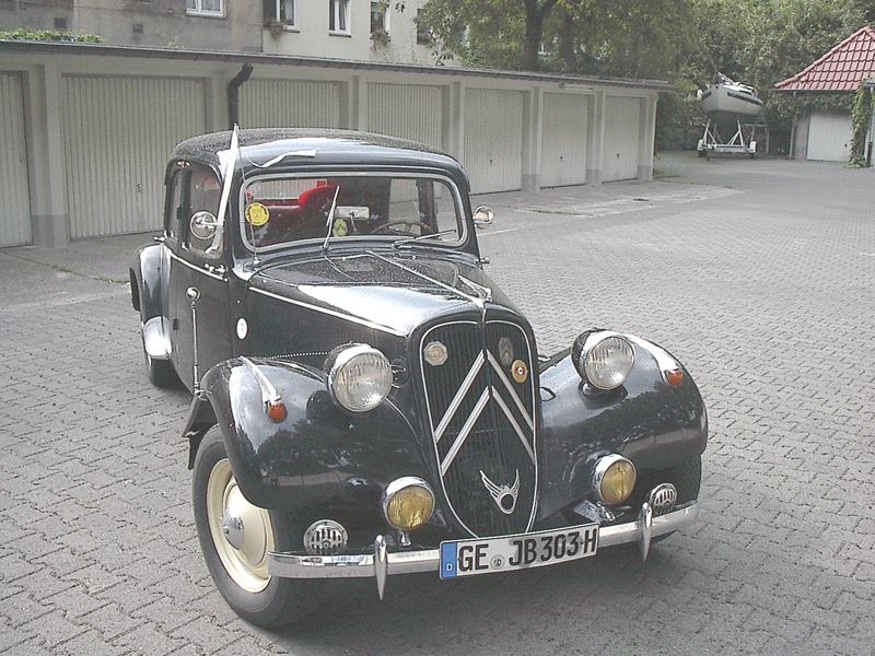 Gangsterlimousine/ Citroen 11 CV Legere LB 1954