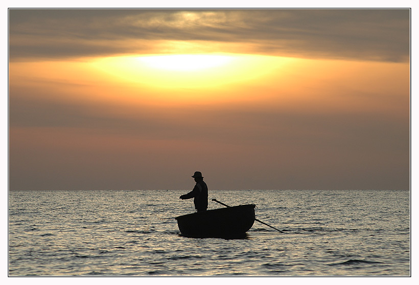 ganz allein auf dem Meer