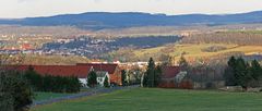 Ganz besonderer Blick in das Zentrum von Pirna und dahinter die Sächsische Schweiz