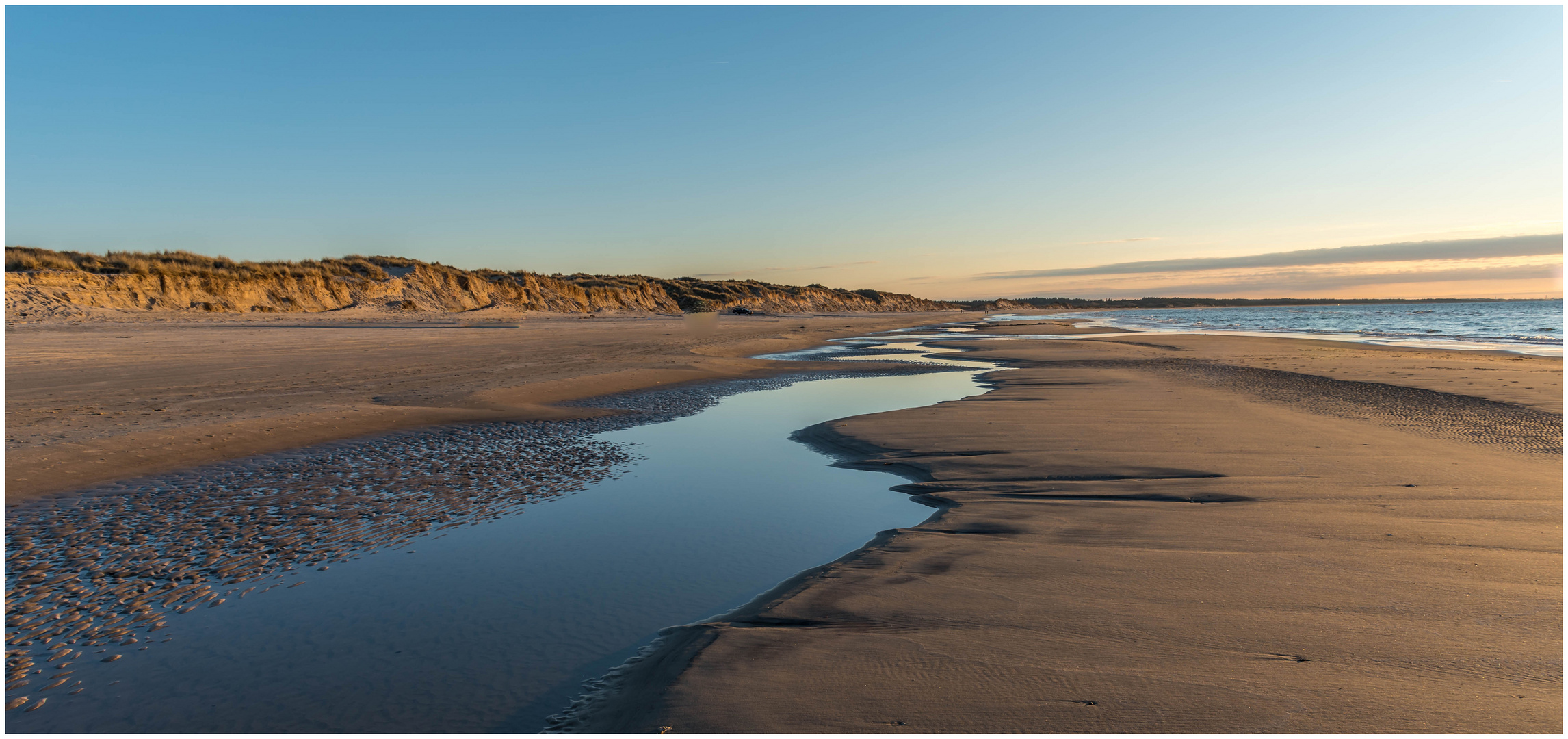 ganz leerer Strand