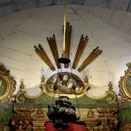 Ganz oben auf dem Altar