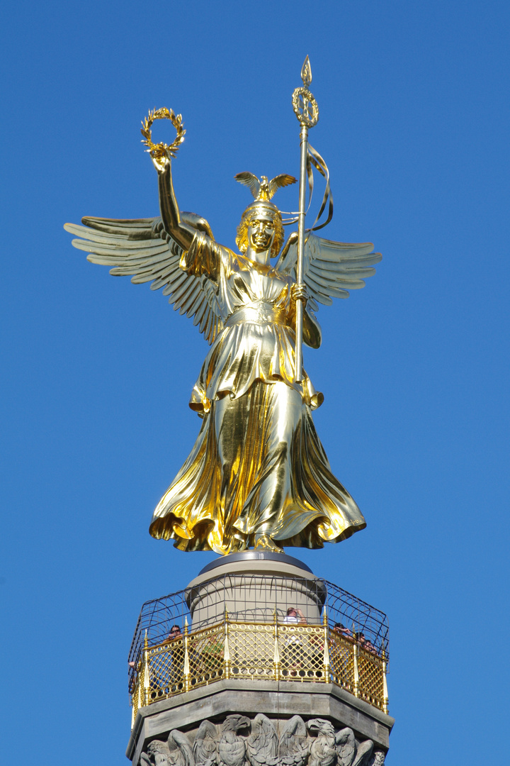 Ganz oben auf der Siegessäule......