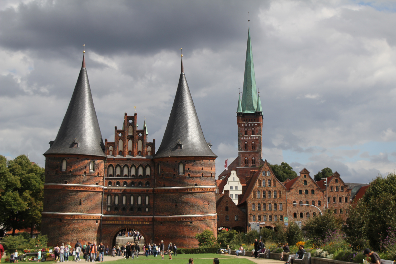 Ganz schön schief, das Holstentor.