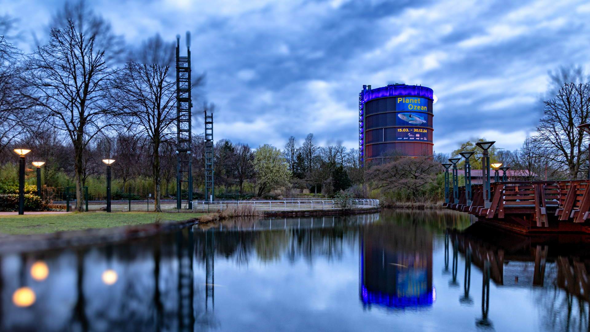 Gaometer im Park