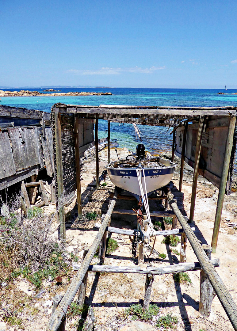 garage à bateau formentorin