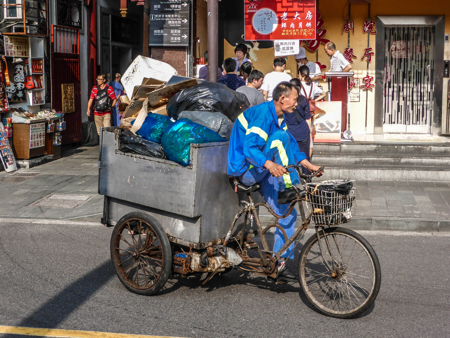 Garbage trike