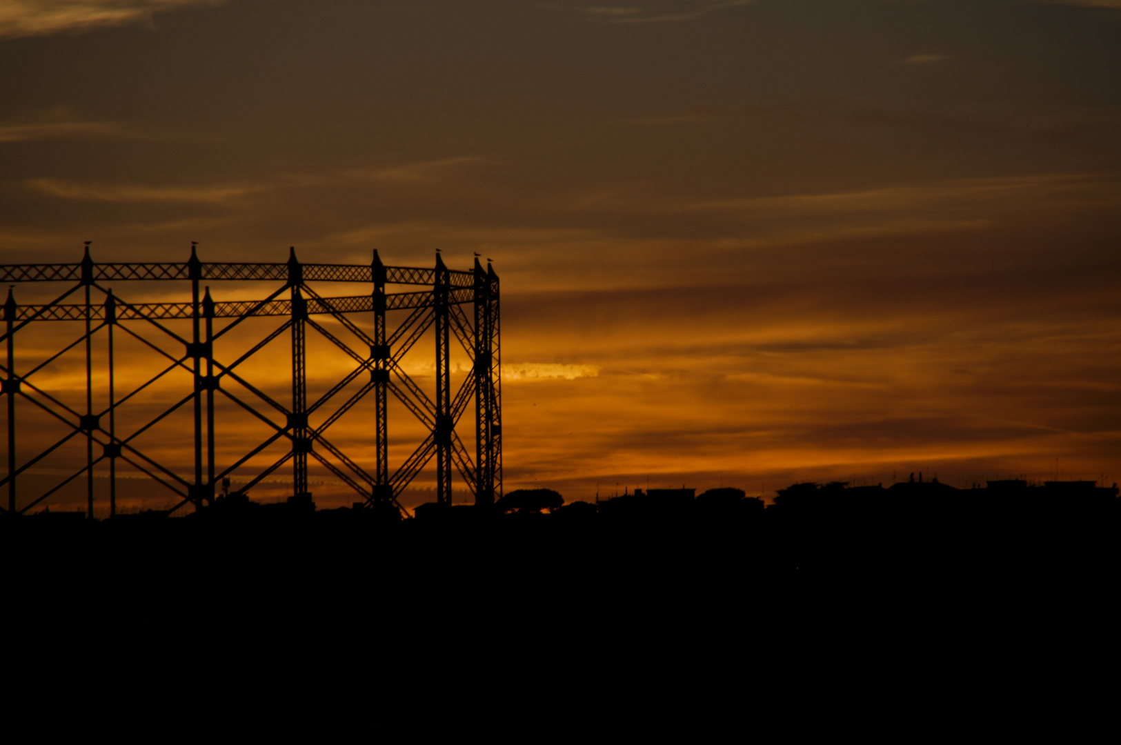 Garbatella tramonto sul gazometro - Garbatella sunset on Gazometre