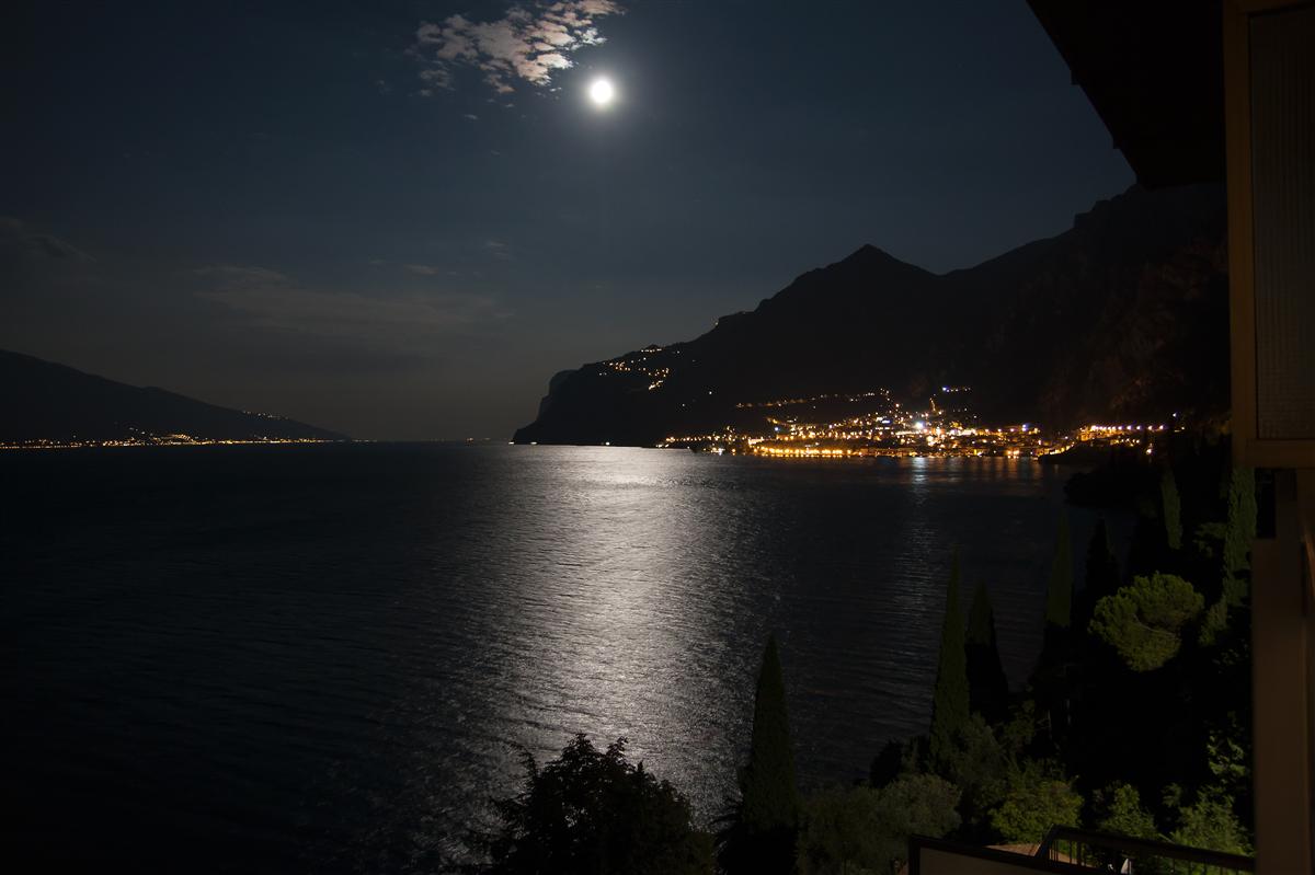 Gardasee bei Nacht