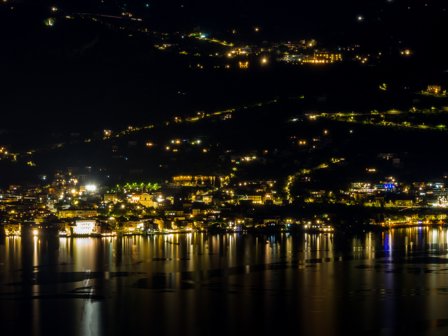 Gardasee bei Nacht