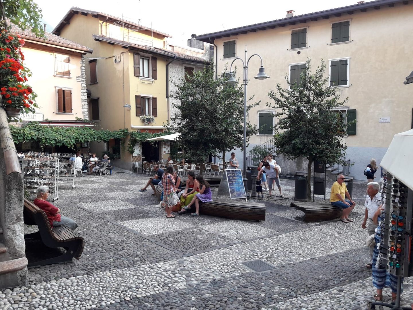 Gardasee Malcesine Marktplatz