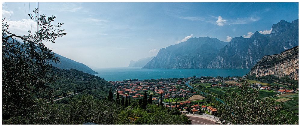 Gardasee mit Blick auf Torbole