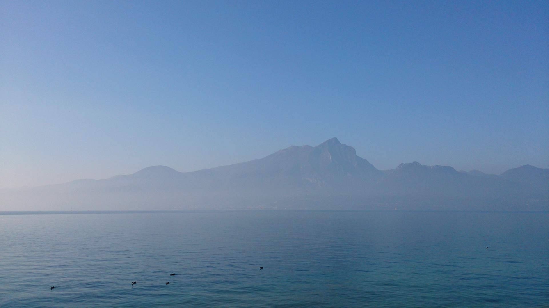 Gardasse bei Nebel