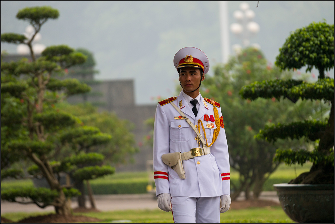 Gardeoffizier vor dem Ho Chi Minh Mausoleum