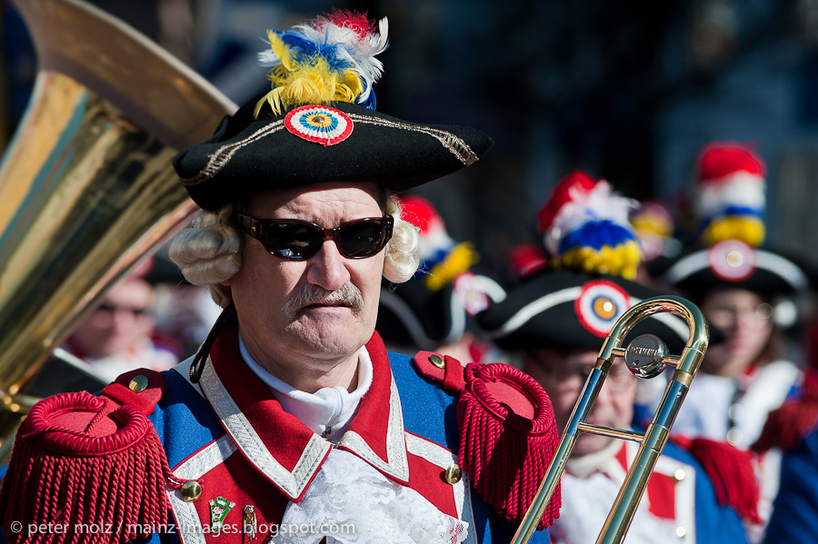 Gardist beim Fastnachtszug am Rosenmontag 2011 in Mainz