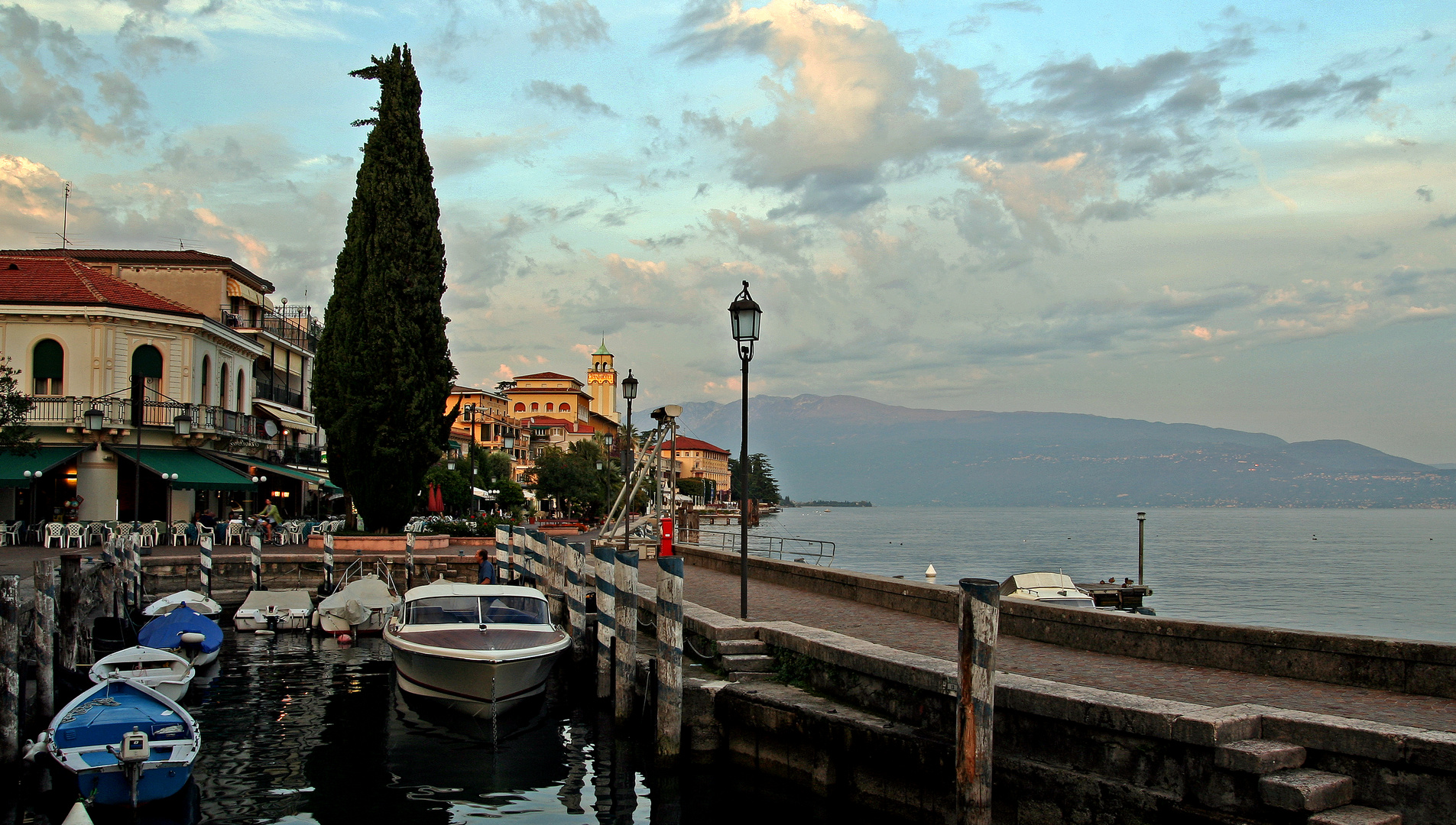 Gardone Riviera Promenade