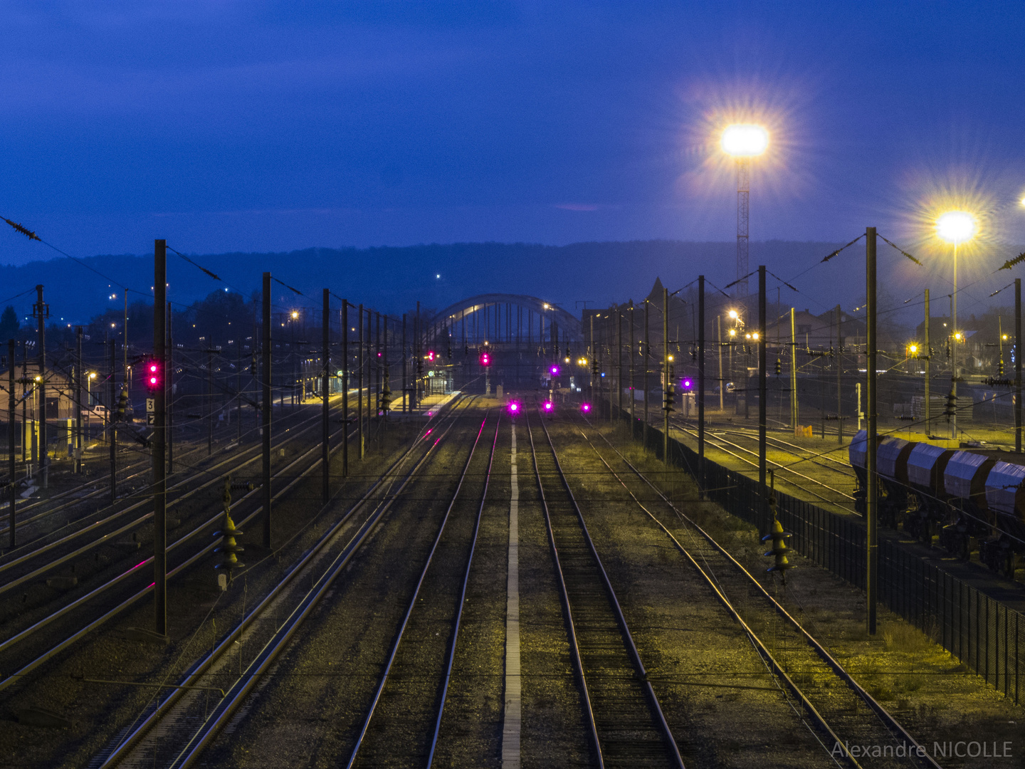 Gare au crépuscule