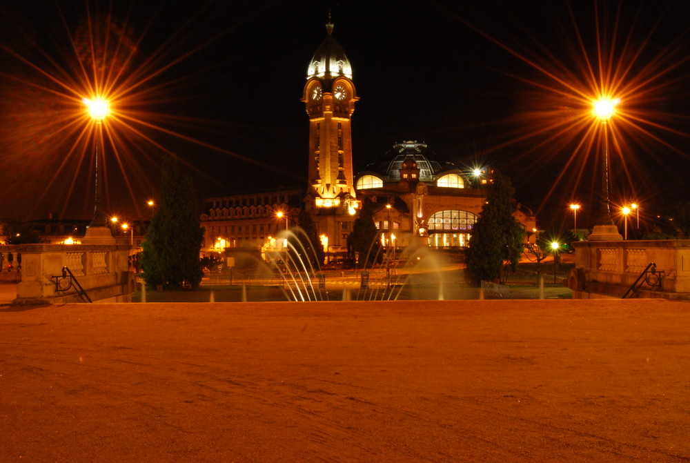 Gare by night