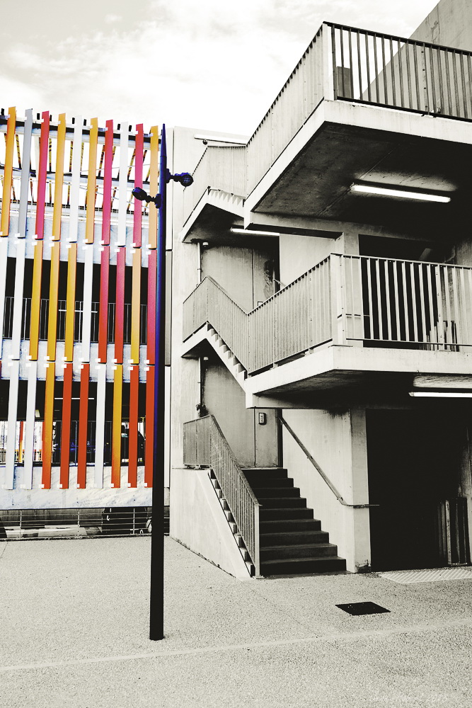 Gare routière Salon de Provence 2018 (2) photo et image  architecture