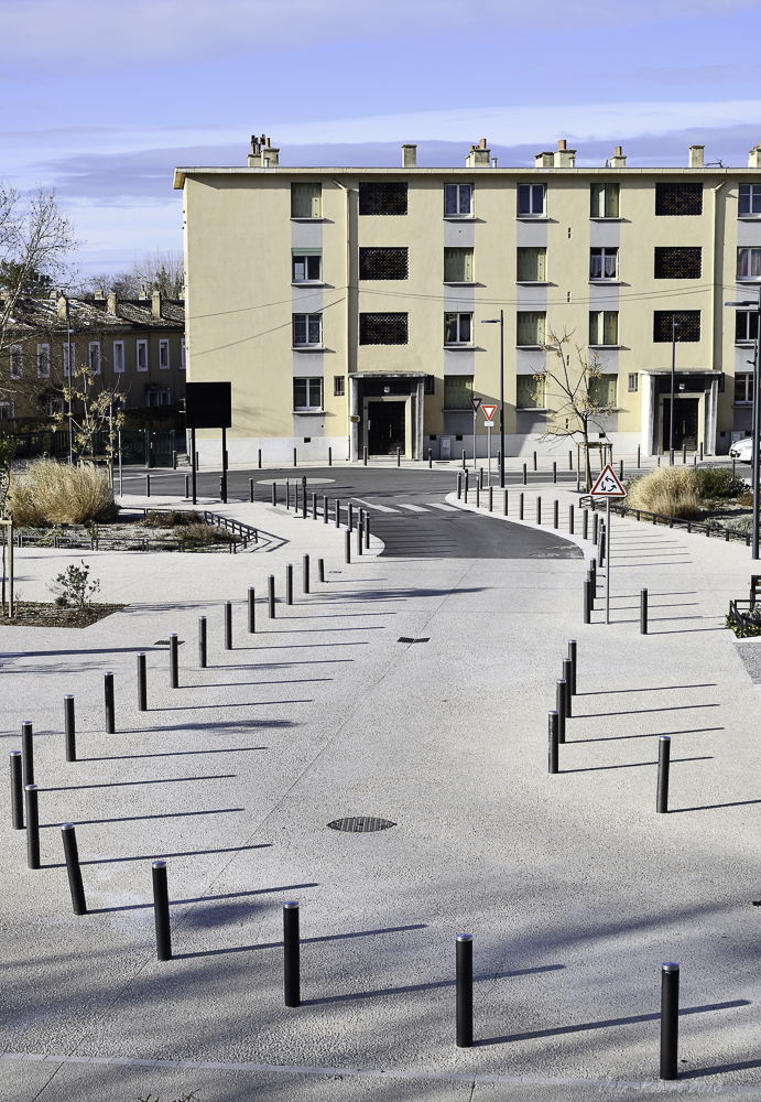 Gare routière Salon de Provence 2018 (4) photo et image  architecture