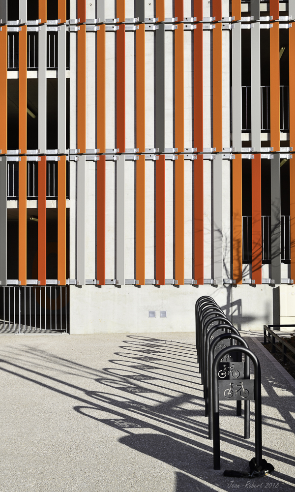 Gare routière Salon de Provence 2018 (5) photo et image  architecture