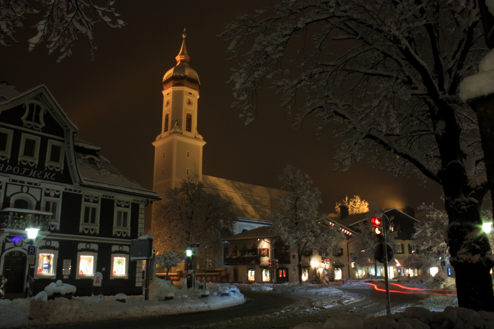 Garmisch bei Nacht im Winter