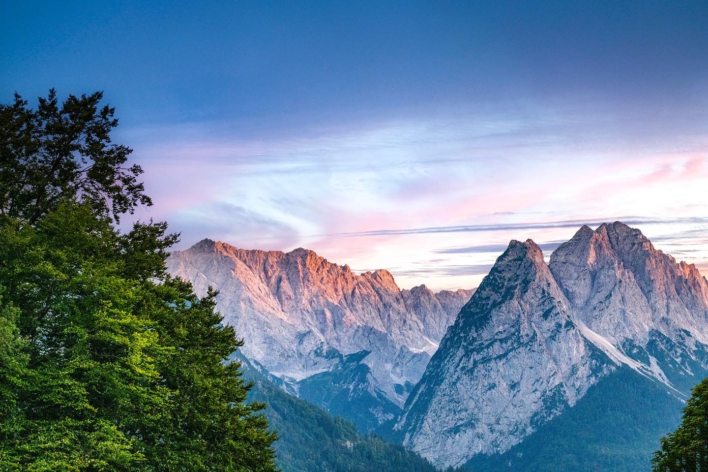 Garmischer Berge am Abend