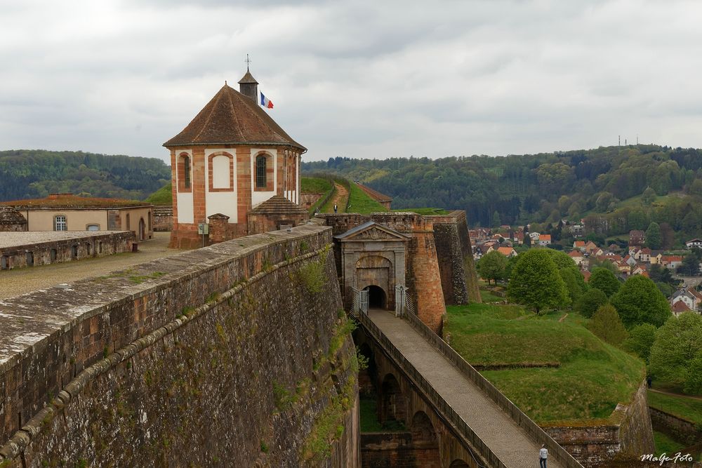 Garnisonskapelle oberhalb des Eingangstores