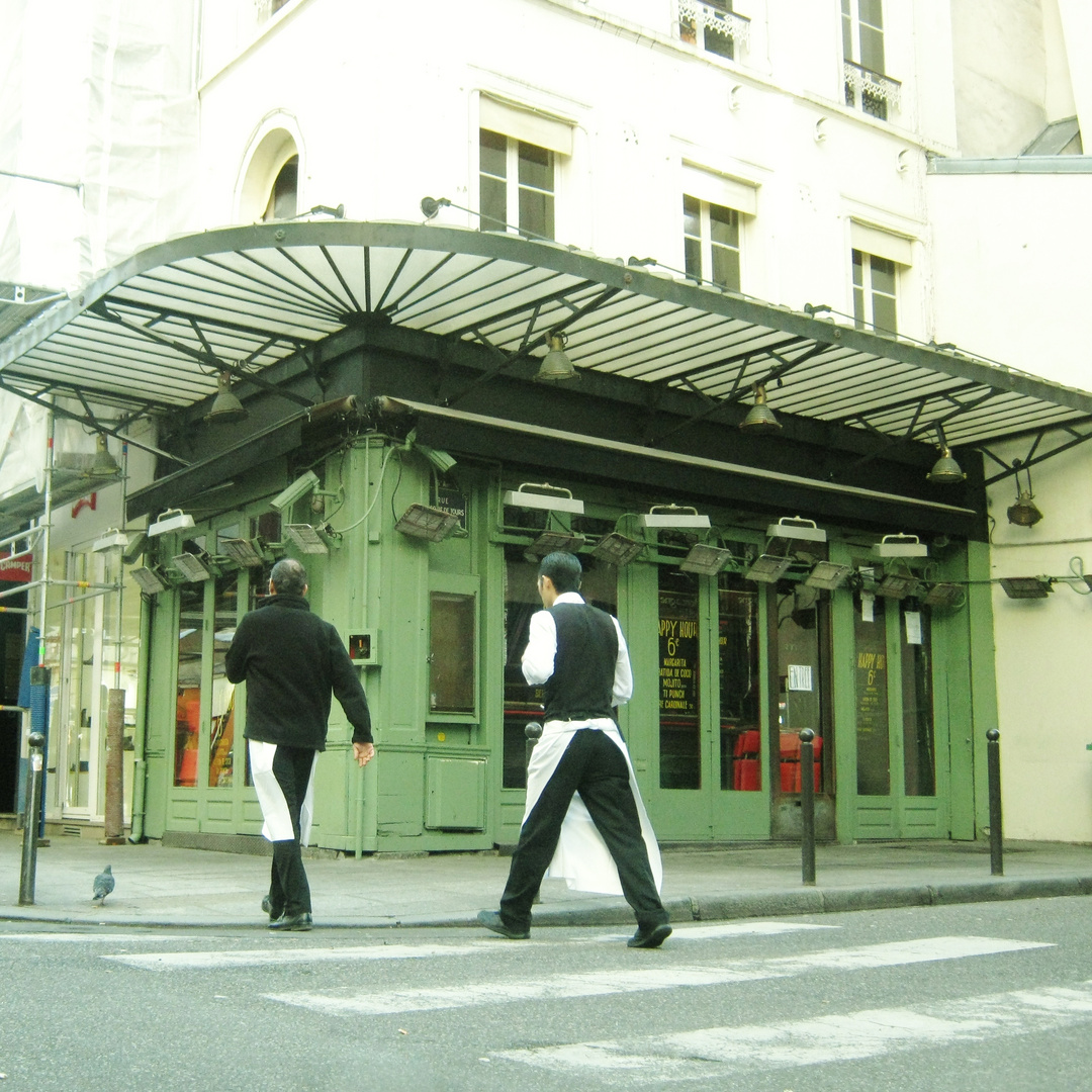 Garçons de Café et Marquise en verre