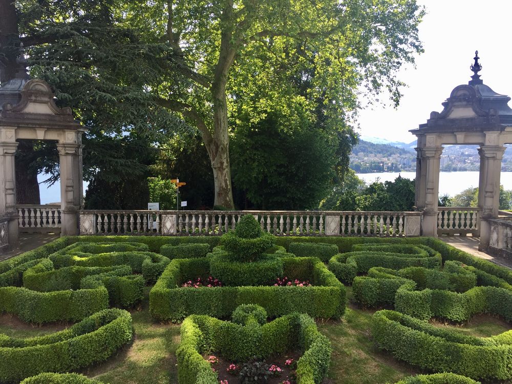 Garten beim Schloss Meggerhorn …