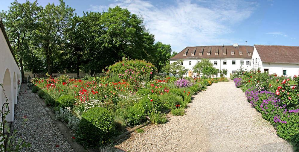 Garten des Hans-Scherer-Hauses in Oberschleißheim