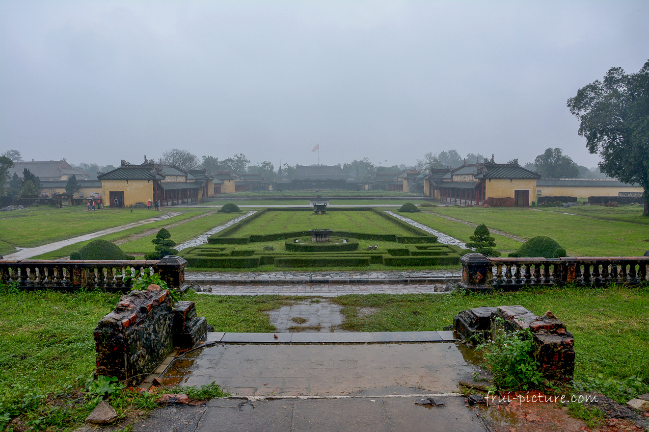 Garten im Kaiserpalast von Hue (Vietnam)