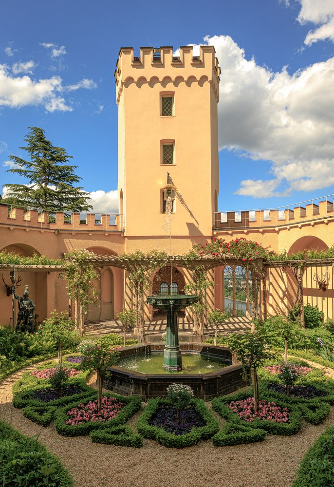 Gartenanlage der Burg Stolzenfels bei Koblenz Foto & Bild architektur