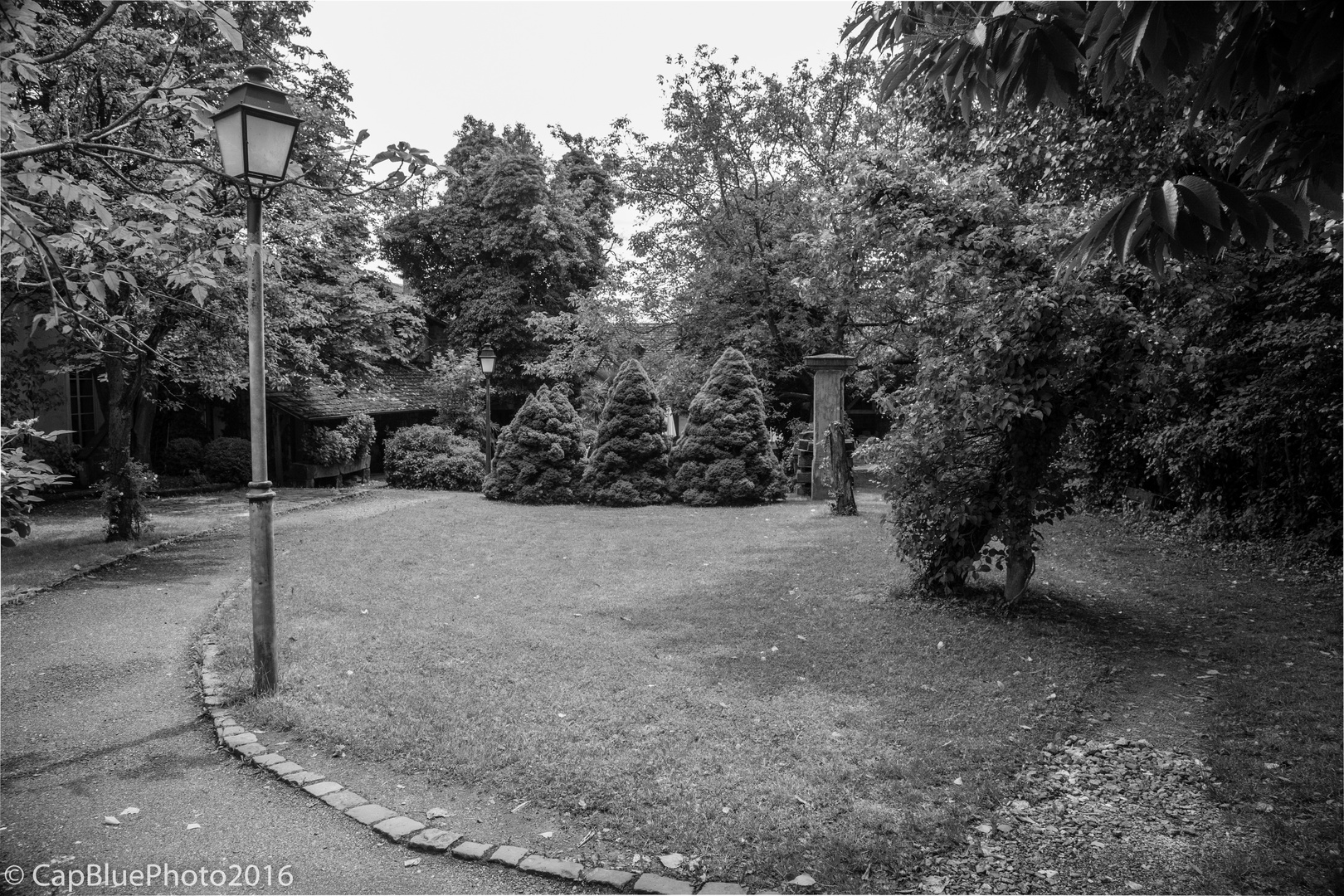 Gartenanlage eines Weingutes in Schweigen