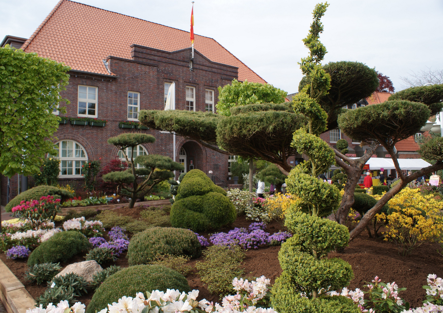 Gartenanlage vor dem Rathaus in Westerstede