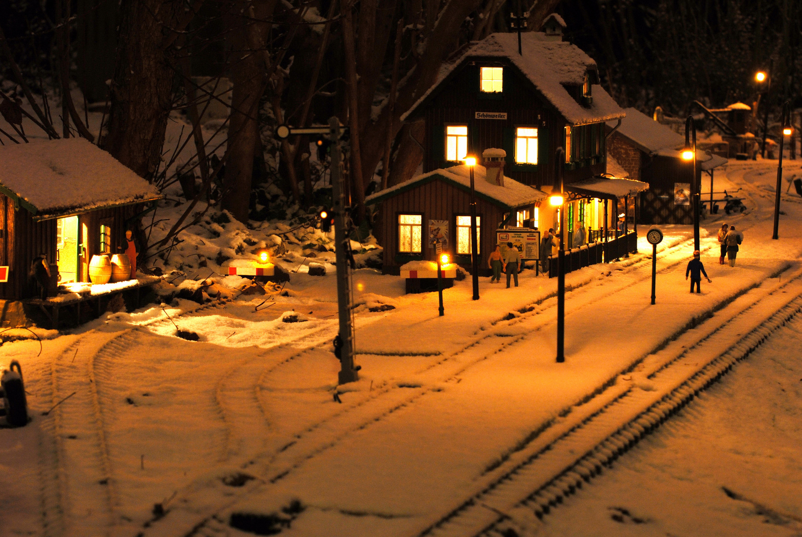 Gartenbahn im Schnee