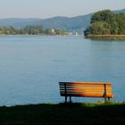 Gartenbank in der Abendsonne