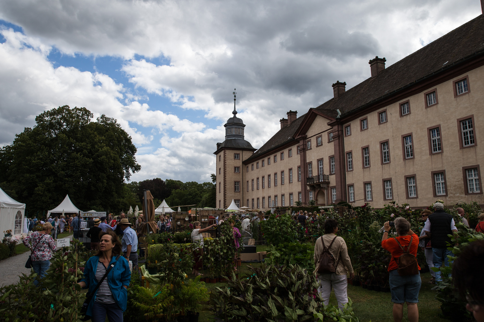 Gartenfest im Schloss