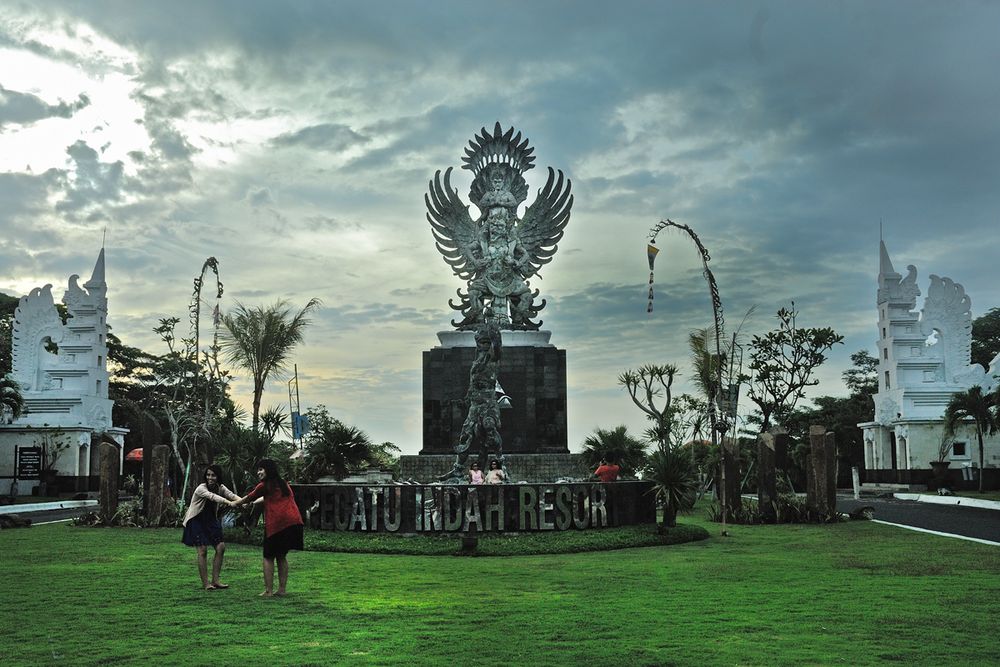 Garuda gate to Dreamland