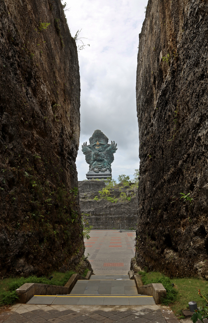 Garuda-Wisnu-Kencana-Statue