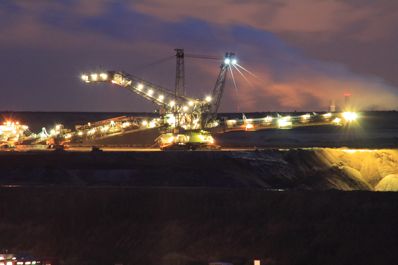 Garzweiler II Absetzer bei Nacht die 2.