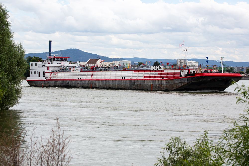 "Gas 24" bei Biebesheim auf dem Rhein